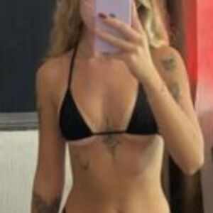 Larissa Chiarella Dezoitou Nude