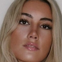 Larissa Oberste Nude