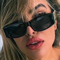 Laryesg Nude