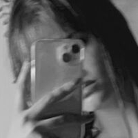 lau_hndrckx Nude