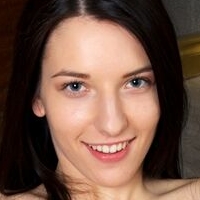 Laura Teen Nude
