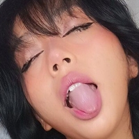 Leslie Shy Nude