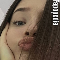 lowoncoming Nude