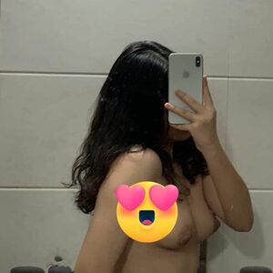 Lyna dng Nude