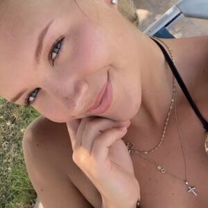 melaania_bv Nude