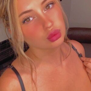 mgn.brks Nude