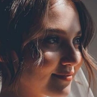Mia Mckenna-Bruce Nude