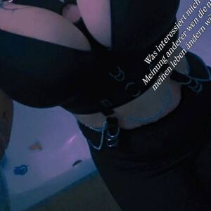 Michi Rohming Nude