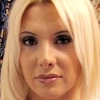 Model Mommy Nude