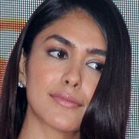 Mrunal Thakur Nude