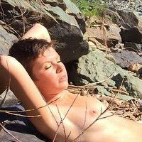 Nee Iuliana Nude