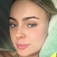Olivia Hollands Nude