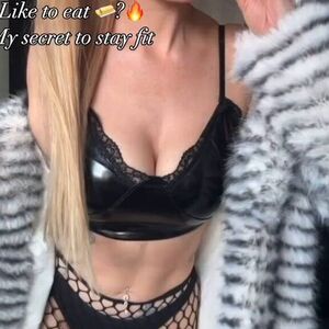 PapaPartyGirl Nude