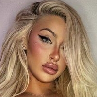 Peachy Goddess Nude