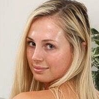 Peachyblonde Nude