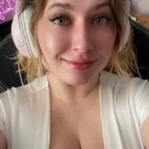 PeachyJade Nude