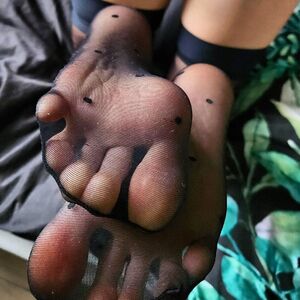 pl_f33t Nude