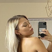 QueenSlutG Nude