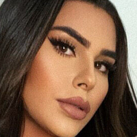 Queenstal Nude