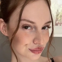 Red_Regina Nude
