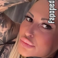 Rosenbusch Nude