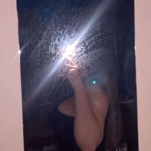 Safira Selvatici Nude