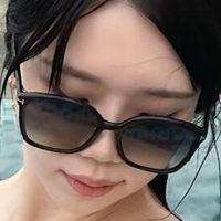 Siah Lee Nude
