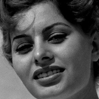 sophialoren Nude