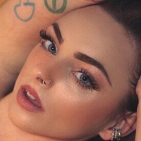 Sophie Suicide Nude