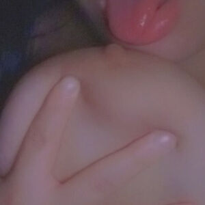 Strawbewwybunni Nude