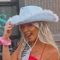Taylor Grizzle Nude