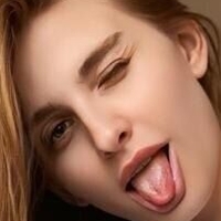 theeemily Nude