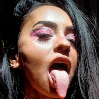 Tongue Queen Nude
