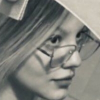 Uchgabiiz Nude