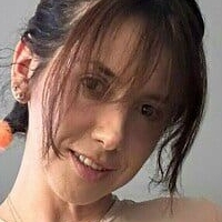 Van Andjuani Nude