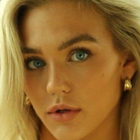 Victoria Peyton Nude