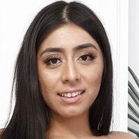 Violet Myers’s Nude