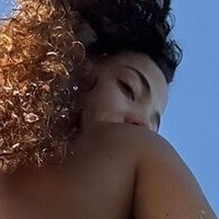 Waleskateen Nude