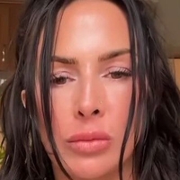 Who Is This Beautiful Mom Nude