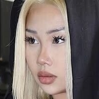Xruyie Nude