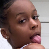 yummydes Nude