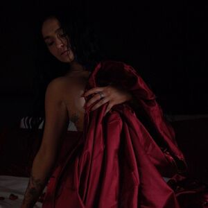 z0tayl0r Nude