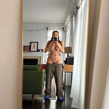  Nude