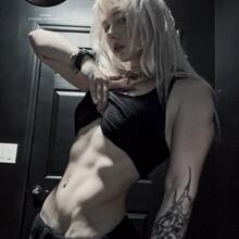  Nude