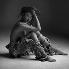  Nude