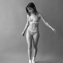  Nude