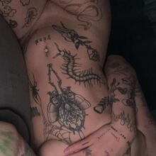  Nude
