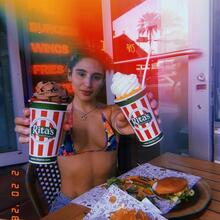  Nude
