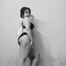  Nude