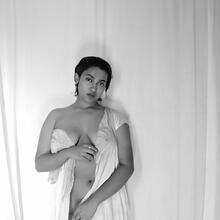  Nude